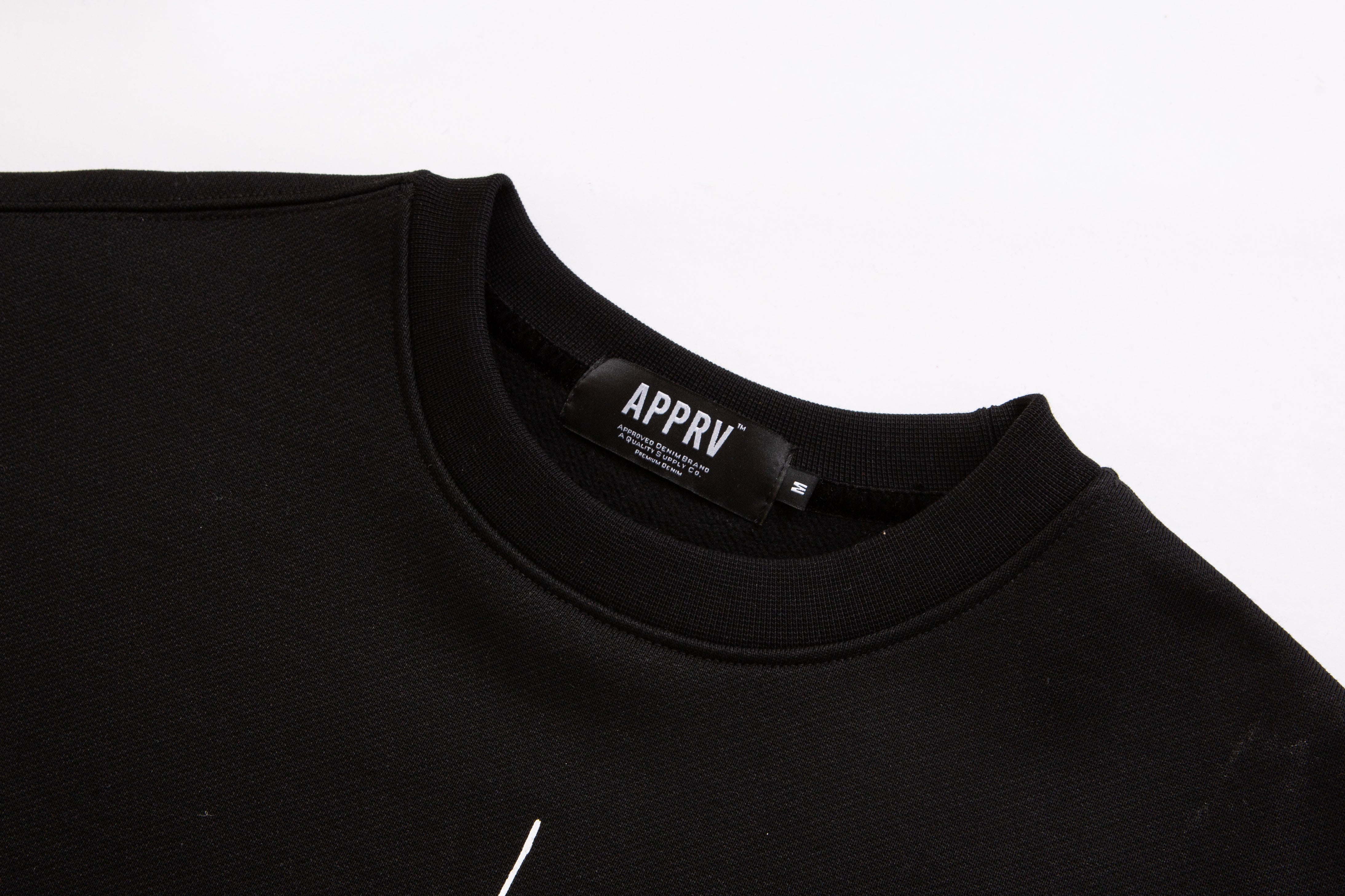 SKYLINE CREW NECK - BLACK